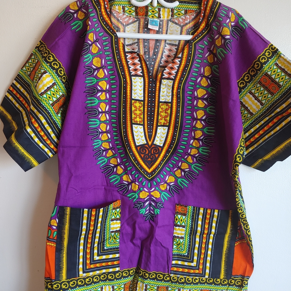 African Traditional floral unisex shirt. Size L